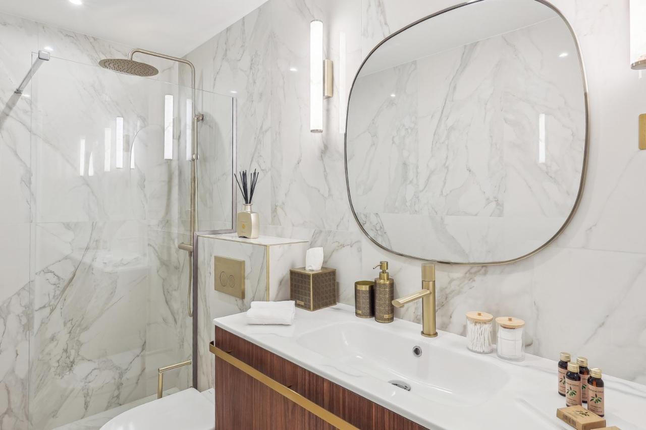 Suite Luxueuse Avec Jardin Prive Sauna Et Jacuzzi Parigi Esterno foto